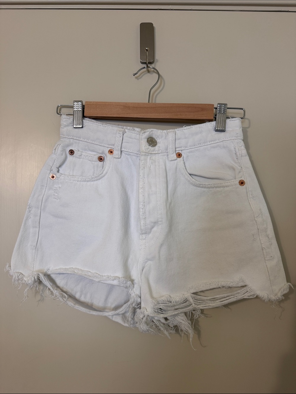 Zara White High-Rise Frayed Denim Shorts